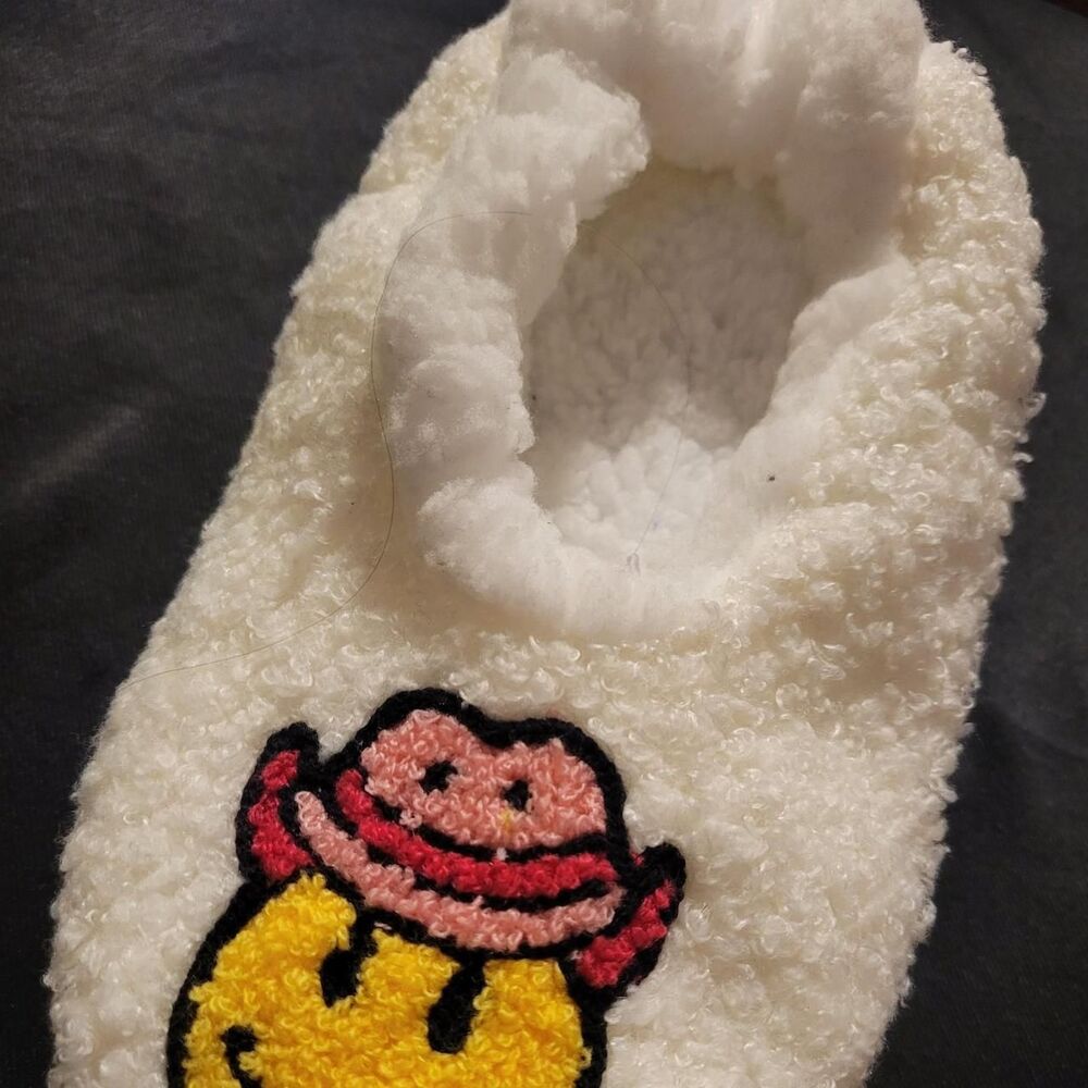 No-brand Women's White and Cream Slippers